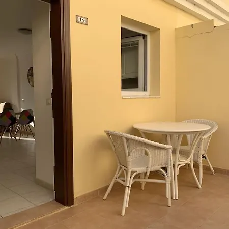 Apartment Schoene Mit Meer- Und Bergblick *